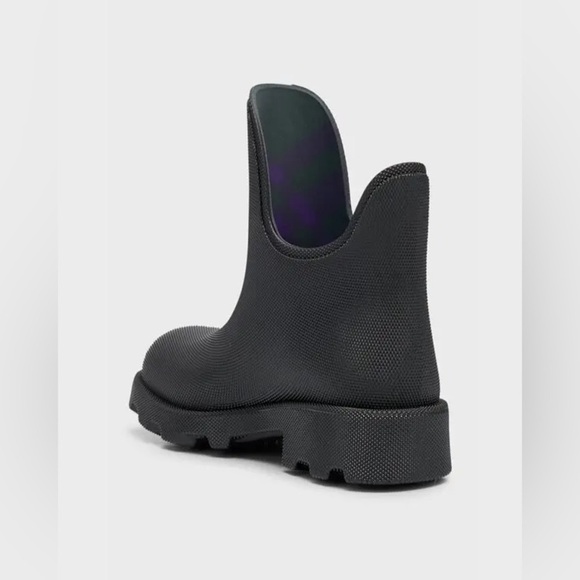 Authentic BURBERRY “Ray Rubber Ankle Boots”
New In Box🔥 - Picture 3 of 6